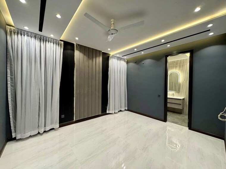 Bedroom, civil lines 4 Bedroom 3600 Sq.Ft. Apartment In Civil Lines Delhi 10011944