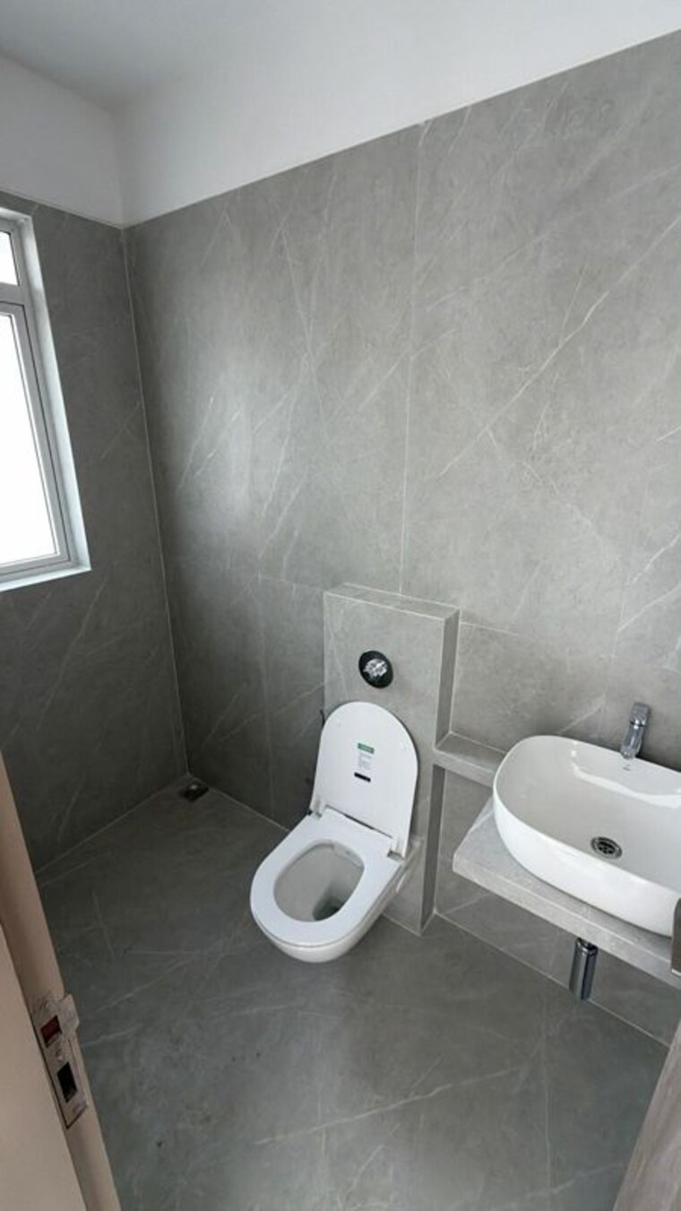 Bathroom, gurukrupa-gyanam 3 Bedroom 908 Sq.Ft. Apartment In Powai Mumbai 10011949