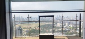 Room in 6 BHK Apartment at Indiabulls Blu, Worli – for Sale