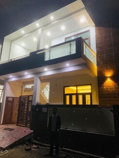 3 BHK + Pooja Room Builder Floor For Rent in Gomti Nagar