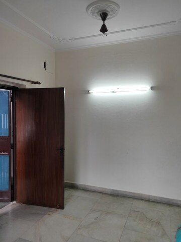 Room in 2 BHK Apartment at Windsor and Nova Society, Ahinsa Khand 2 – for Sale