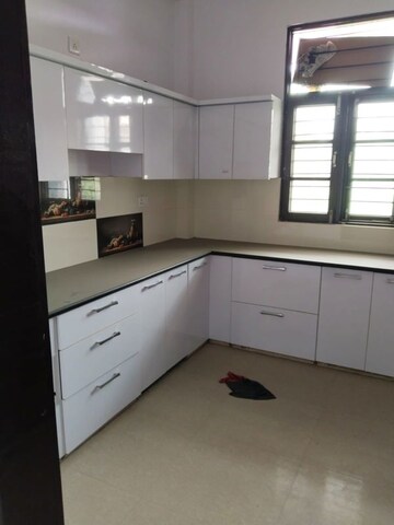 Kitchen in 2 BHK Builder Floor at DLF Vibhuti Khand, Gomti Nagar – for Rent