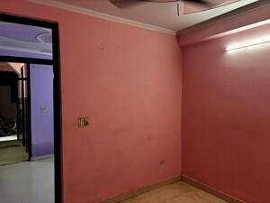 Room in 1 BHK Builder Floor at North Delhi – for Rent