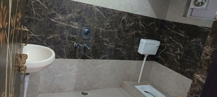 Bathroom, gomti nagar 2 Bedroom 1500 Sq.Ft. Independent House In Gomti Nagar Lucknow 10011976