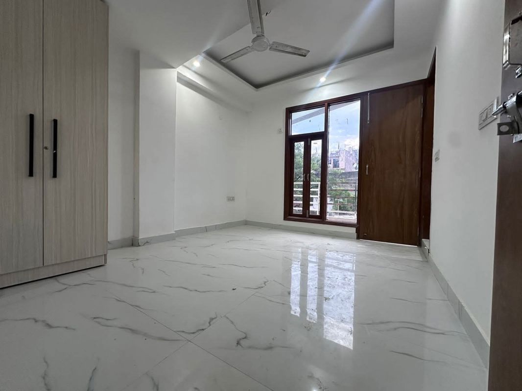 2 BHK + Pooja Room Apartment For Rent in Saket