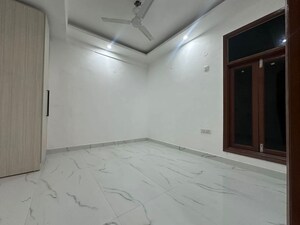 Room in 2 BHK Apartment at Saket – for Rent
