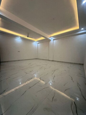 Room in 2 BHK Apartment at Saket – for Rent