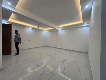 Room in 2 BHK Apartment at Saket – for Rent