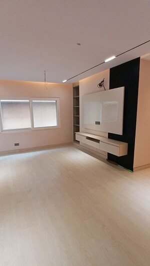 Room in 3 BHK Builder Floor at Greater Kailash I – for Sale