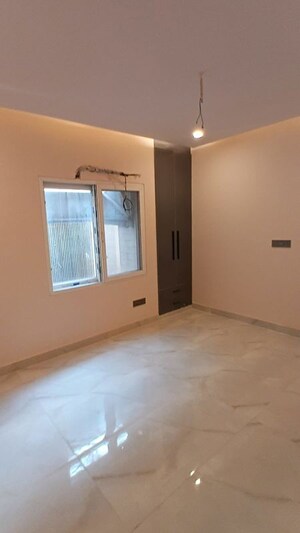 Room in 3 BHK Builder Floor at Greater Kailash I – for Sale