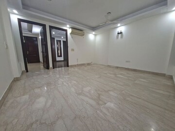 Room in 3 BHK Builder Floor at Kailash Colony – for Rent