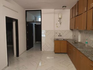 Room in 3 BHK Builder Floor at Sarvapriya Vihar – for Rent