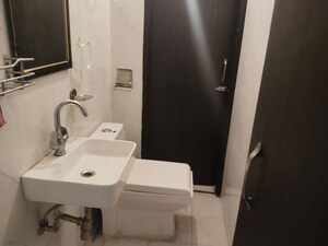 3 BHK Builder Floor For Rent in Sarvapriya Vihar