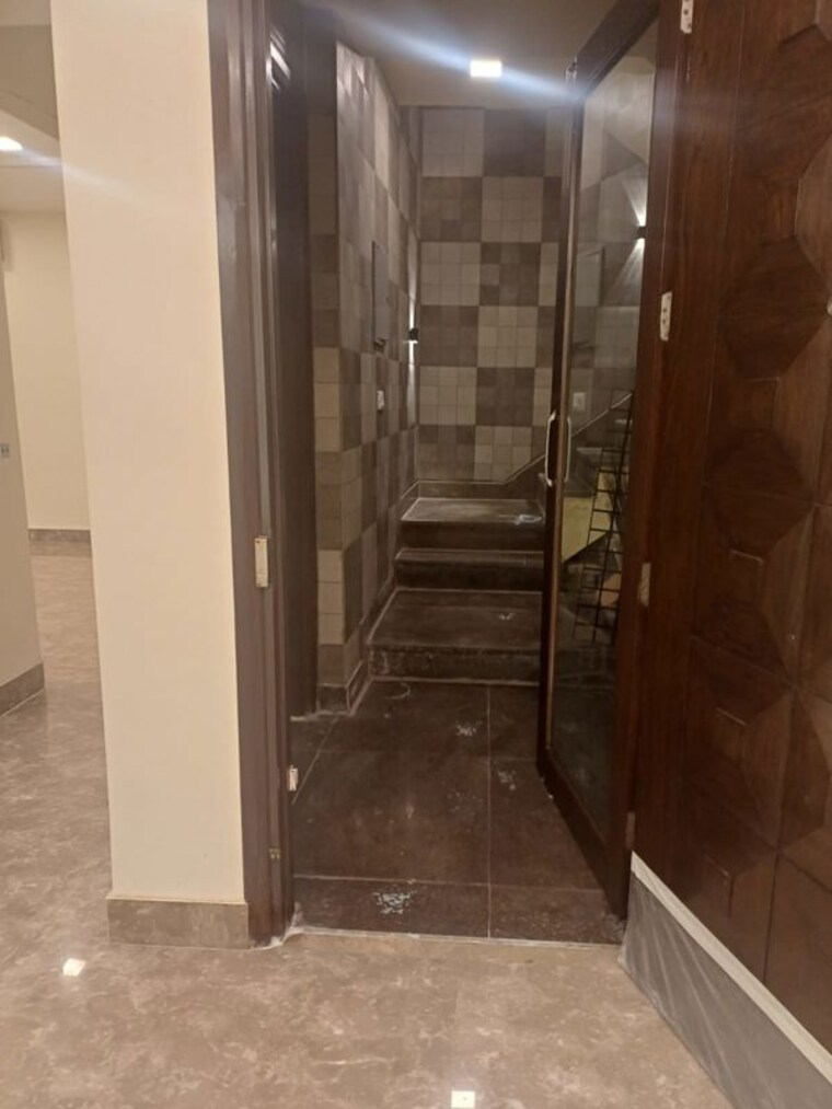 undefined, safdarjung enclave Commercial Office Space 1500 Sq.Ft. In Safdarjung Enclave Delhi 10012017
