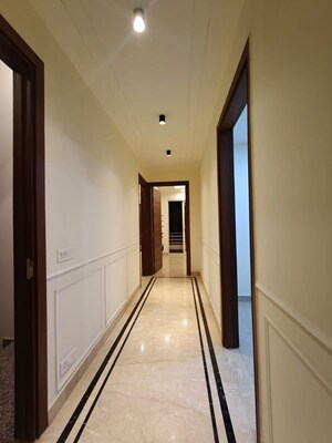 Building Lobby in 3 BHK Builder Floor at Sector 45 – for Rent