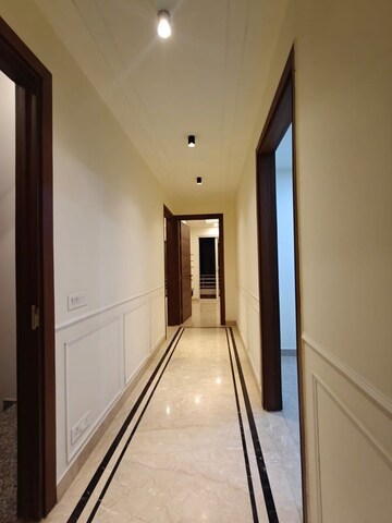 Building Lobby in 3 BHK Builder Floor at Sector 45 – for Rent