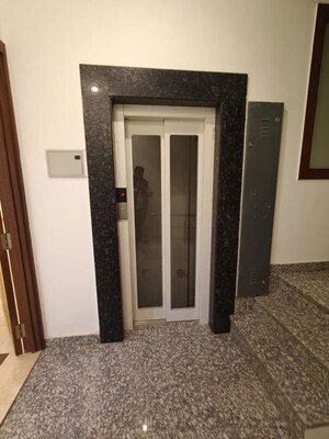 Building Lobby in 3 BHK Builder Floor at Sector 45 – for Rent