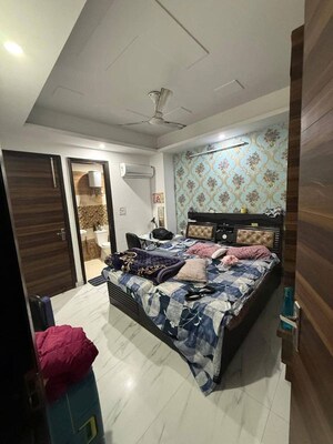 Bedroom in 3 BHK Builder Floor at Sector 30 – for Rent
