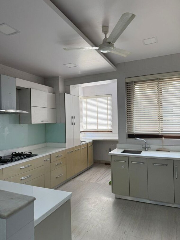 Kitchen, sector 15 ii 3 Bedroom 3000 Sq.Ft. Builder Floor In Sector 15 ii Gurgaon 10012031