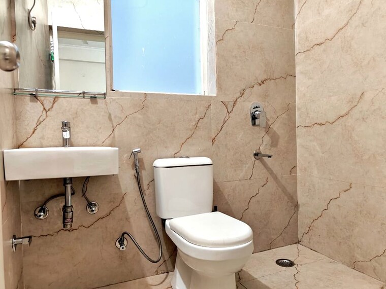 Bathroom, south city 1 3 Bedroom 2000 Sq.Ft. Builder Floor In South City 1 Gurgaon 10012034