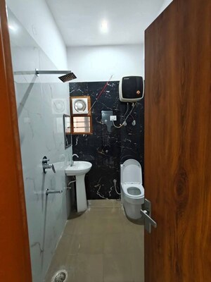 Master Bedroom in 2 BHK Builder Floor at Sector 15 ii – for Rent