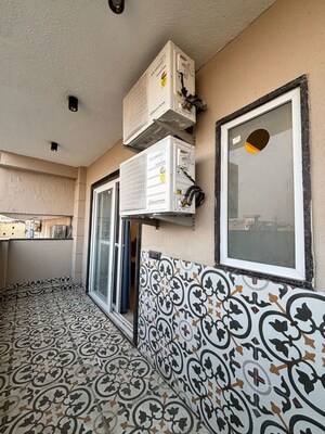 Bathroom in 1 BHK Builder Floor at Dlf City Phase 3 – for Rent