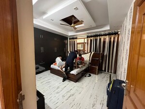 Master Bedroom in 3 BHK Builder Floor at Sector 23 – for Rent