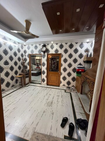 Master Bedroom in 3 BHK Builder Floor at Sector 23 – for Rent