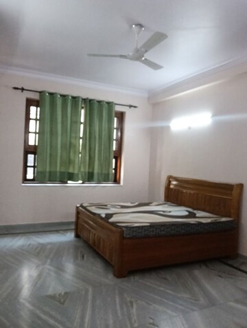 Living Room in 3 BHK Builder Floor at Sector 23 – for Rent
