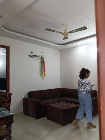 Living Room in 3 BHK Builder Floor at Sector 14 – for Rent