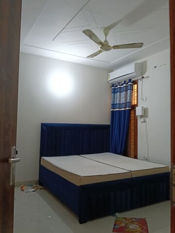 Bedroom in 3 BHK Builder Floor at Sector 14 – for Rent