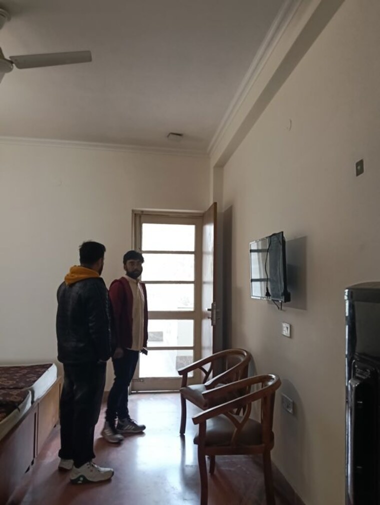 Gym, sector 15 ii 1 RK 400 Sq.Ft. Builder Floor In Sector 15 ii Gurgaon 10012064
