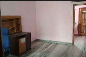 Room in 2 BHK Builder Floor at Sector 44 – for Rent