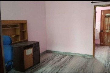 Room in 2 BHK Builder Floor at Sector 44 – for Rent