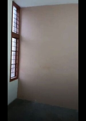 Room in 2 BHK Builder Floor at Sector 30 – for Rent