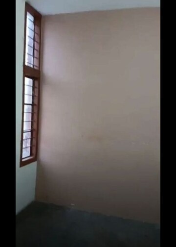 Room in 2 BHK Builder Floor at Sector 30 – for Rent