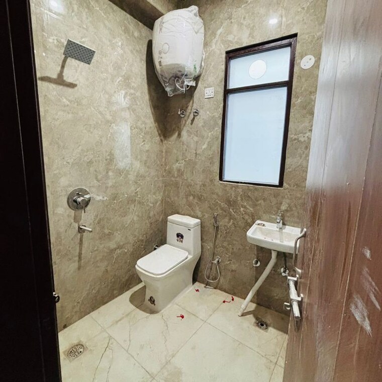Bathroom, sector 52 2 Bedroom 1200 Sq.Ft. Builder Floor In Sector 52 Gurgaon 10012101