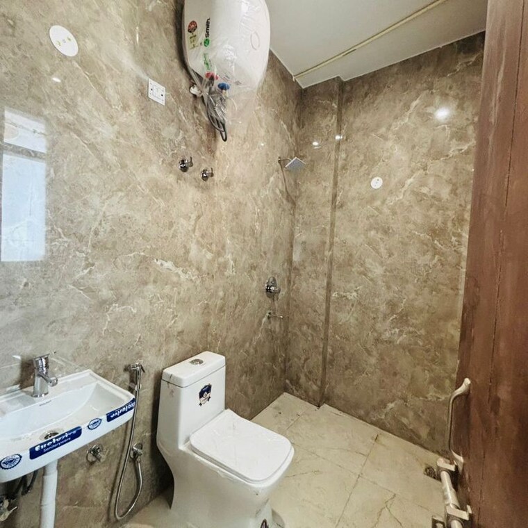 Bathroom, sector 52 2 Bedroom 1200 Sq.Ft. Builder Floor In Sector 52 Gurgaon 10012101