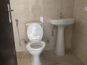 Master Bedroom in 3 BHK Apartment at Amrapali Dream Valley, Tech Zone 4 Greater Noida – for Sale