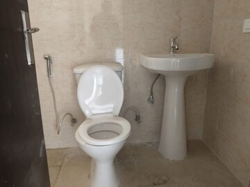 Master Bedroom in 3 BHK Apartment at Amrapali Dream Valley, Tech Zone 4 Greater Noida – for Sale