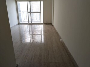 Room in 3 BHK Apartment at Amrapali Dream Valley, Tech Zone 4 Greater Noida – for Sale
