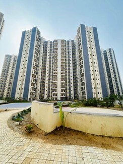 3 BHK + Extra Room Apartment For Sale in Amrapali Dream Valley