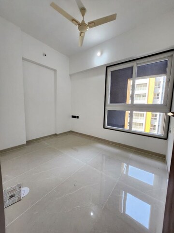 Room in 2 BHK Apartment at Pristine Allure, Kharadi – for Rent