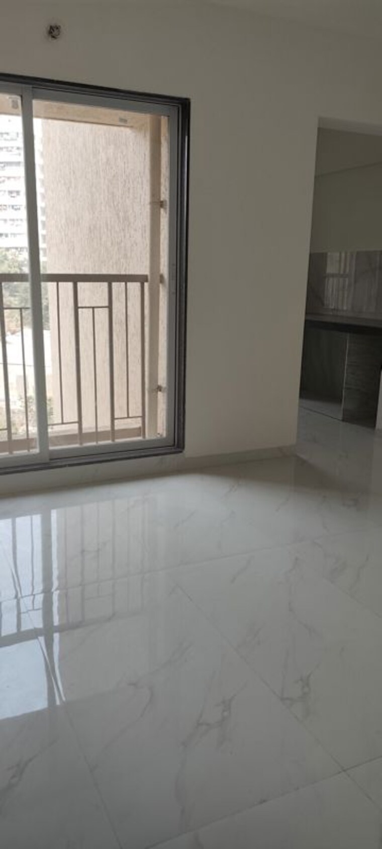 Room, metropolis-bayside 1 Bedroom 370 Sq.Ft. Apartment In Kasarvadavali Thane 10012114