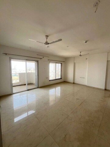 Room in 2.5 BHK Apartment at Royal Velstand Phase 2, Kharadi – for Rent