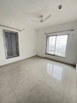 Room in 2.5 BHK Apartment at Royal Velstand Phase 2, Kharadi – for Rent
