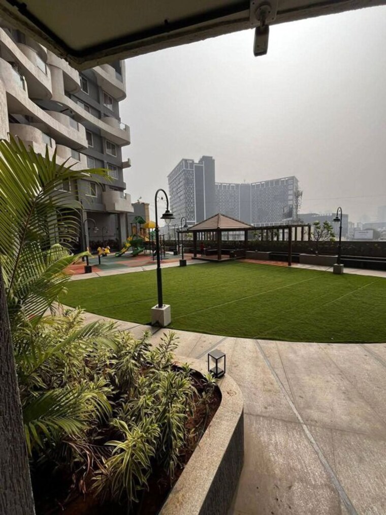 Garden, royal-velstand-phase-2 2.5 Bedroom 1062 Sq.Ft. Apartment In Kharadi Pune 10012124