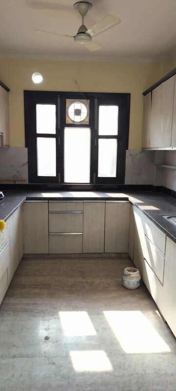 Kitchen in 4 BHK Independent House at RWA Apartments Sector 39, Sector 39 – for Rent