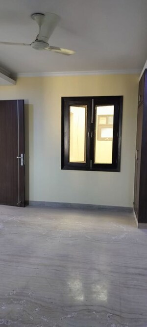 Room in 4 BHK Independent House at RWA Apartments Sector 39, Sector 39 – for Rent