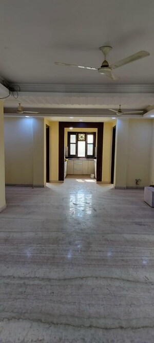 Room in 4 BHK Independent House at RWA Apartments Sector 39, Sector 39 – for Rent